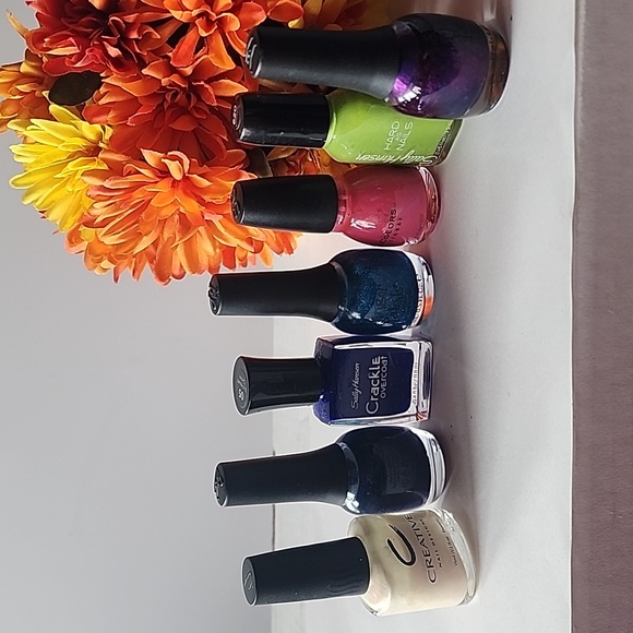 Set of 7, Mixed Nail Polish. - Picture 12 of 13